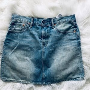 Levi’s Denim Mini Skirt size 10
